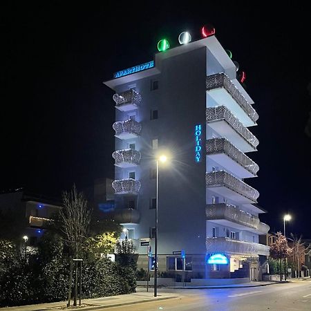 Appart-Hotel Holiday Lignano Sabbiadoro Exterior photo