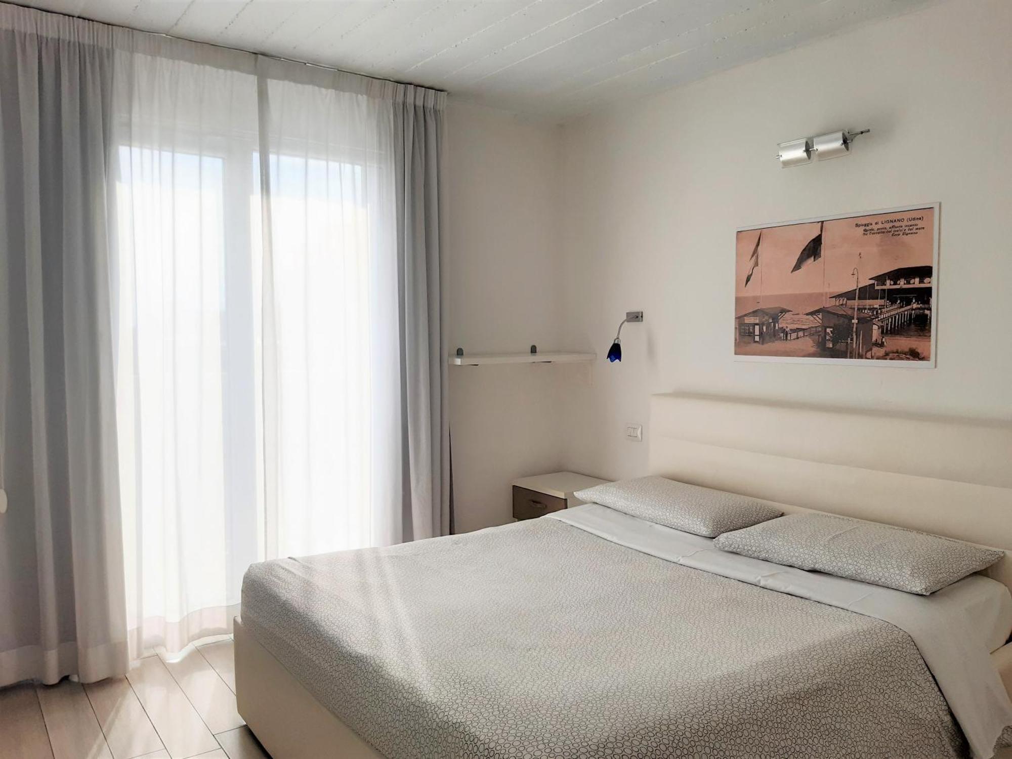 Appart-Hotel Holiday Lignano Sabbiadoro Exterior photo