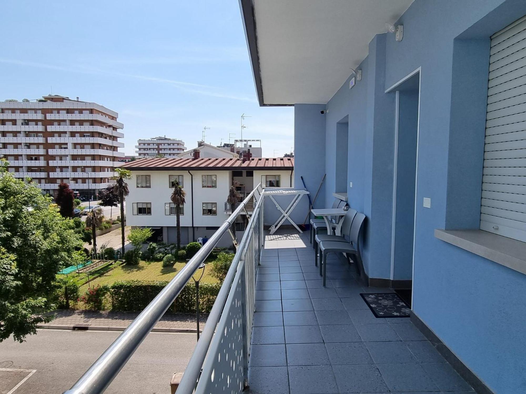 Appart-Hotel Holiday Lignano Sabbiadoro Exterior photo